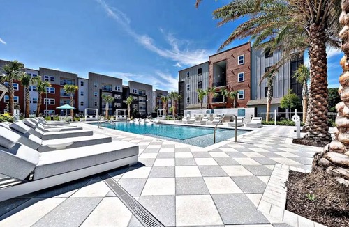 Golden Glades - The Woods Apartment | Beach Bliss Awaits: Cozy 1-Bedroom Retreat, Just Steps from the Shore!"