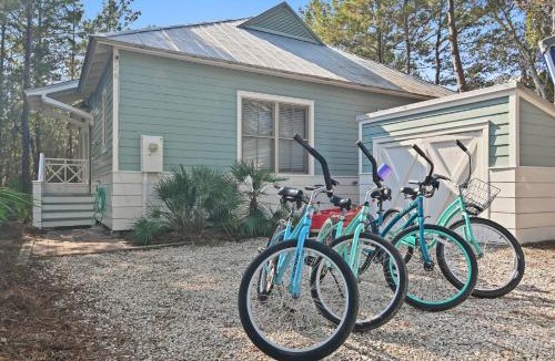 Seacrest House | Beach Bungalow, 3 Min Walk to Beach, Golf Cart, 4 bikes, Wagon