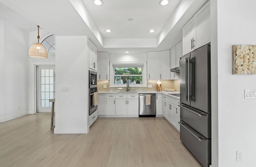 Sanibel House | Beach Bungalow With Pool and Huge Yard
