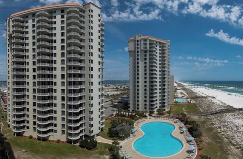 Navarre Beach Condo | Beach Colony Resort West 1A Gulf Front - Sleeps up to 8 + BEACH SERVICE
