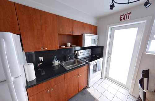 Hollywood South Central Beach Condo | Beach Condo Free Parking, Heated Pool, Balcony
