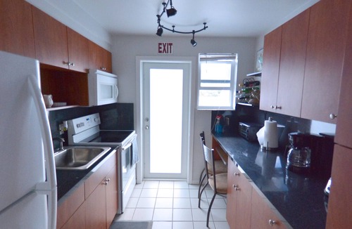 Hollywood South Central Beach Condo | Beach Condo Free Parking, Heated Pool, Balcony
