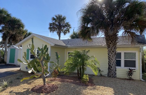 New Smyrna Beach House | Beach cottage cozy & clean; NSB BEACH RETREAT 8103335397