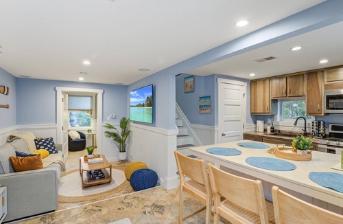 Sea Bright House | Beach Daze|Beachfront Bungalow+HotTub+Beach Access
