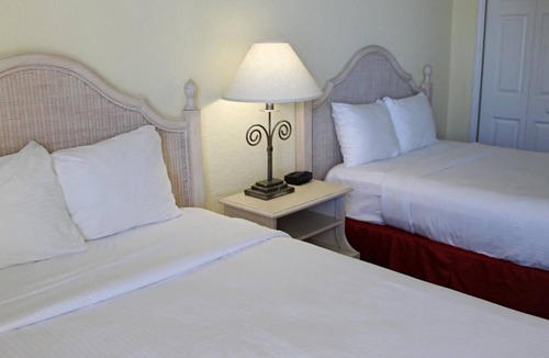Bostroms Resort | Beach Escape! 2 Great Units, Kitchen, Beachfront, Pool, Shop at Volusia Mall