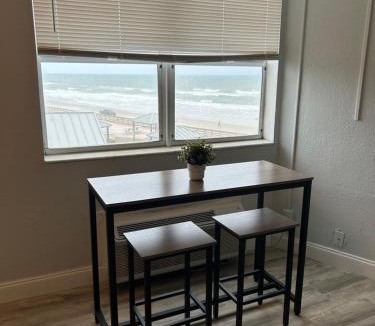 Lenox Park Apartment | Beach Front Resort with Ocean View