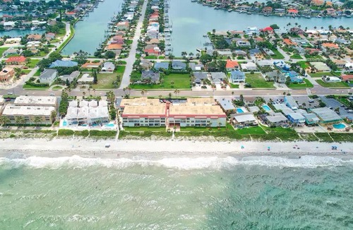 Belleair Beach Apartment | Beach Happy
