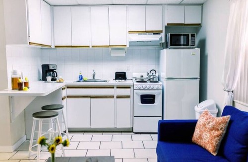 Deerfield Beach Apartment | Beach Haven 1 BD + Florida Room steps from Ocean