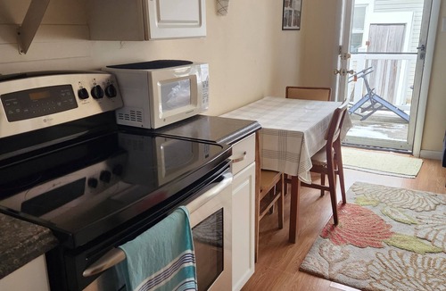 Holgate House | Beach Haven 1 bed - Memorial Day 5/20 to 6/23 - 4 1/2 weeks in paradise!