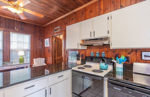 Tybee Island Cottage | Beach Haven circa 1914 - Ocean Block/Beach Side of Butler Avenue!