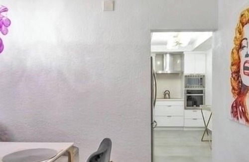 Hollywood South Central Beach Condo | Beach home 1Bed/1.5Bath w/King bed at Sian