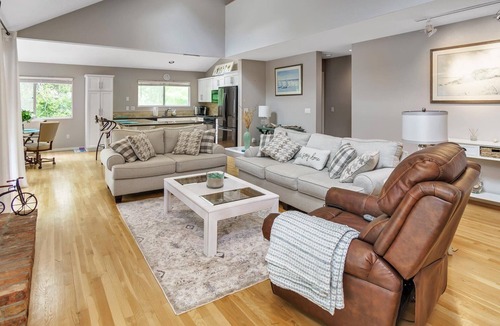 Westhampton House | Beach house in the Hamptons! 4BR, 4BA, heated pool, hot tub, game room.