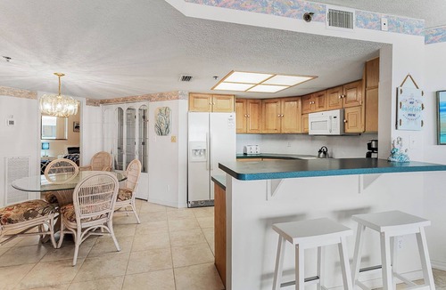 Indian Shores Condo | Beach Palms 203 - 3 Bedroom/2 Bath - Gulf View Condo