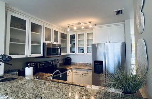 Ruskin Condo | Beach resort community! Walk to the beach, piers, pools, restaurants, fitness center & more!