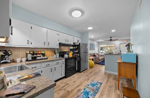 Cocoa Beach Cottage | Beach Retreat | King Bed | Firepit | Walk 2 Beach