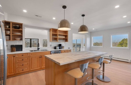 Town Bank House | Beach Therapy - Sleeps 17