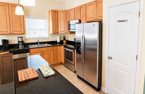 Crescent Beach House | Beach Townhouse w/Private Pool - Steps from the Beach