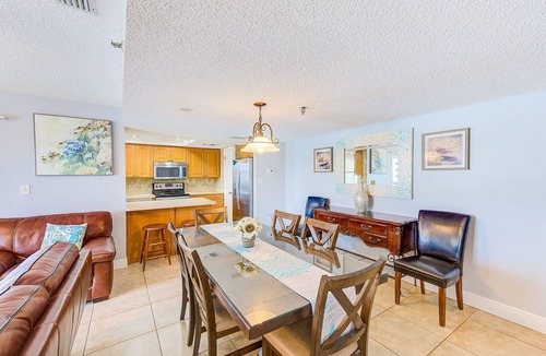 North Redington Beach Apartment | Beach Vacation! Sleeps 10, Heated Pool - 401
