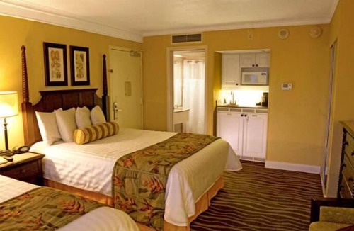 St. Pete Beach Resort | Beach Vacay Right Now! 4 Relaxing Units with Resort Views! Pool & Free Parking!