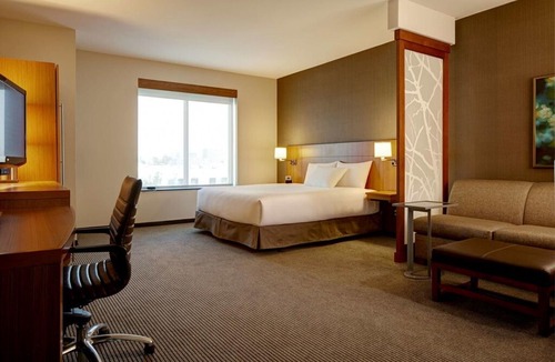 Interchange Square Hotel | Beach Vacay! Three Units Near Attractions and Beach, Pool, Free Parking