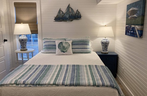 Saint Simons Island House | Beach Walk Bungalow 1Bedroom 1Bath, 4 blocks to the beach! Private Courtyard