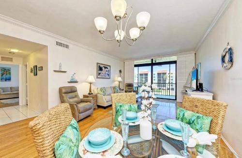 Longboat Key Apartment | Beachfront 2 Bedroom Residence with Panoramic Gulf Views