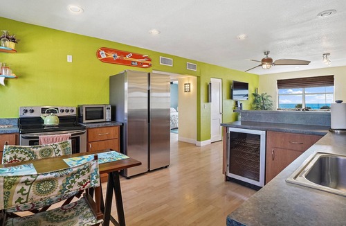 St. Pete Beach Condo | BEACHFRONT 2BR! Great View! BEACH is steps away! GOING FAST DON'T MISS OUT