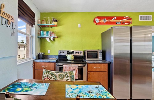 St. Pete Beach Condo | BEACHFRONT 2BR! Great View! BEACH is steps away! GOING FAST DON'T MISS OUT