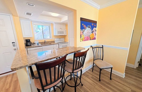 Holiday Isle Condo | Beachfront 2BR | Large Patio & Stunning Gulf Views