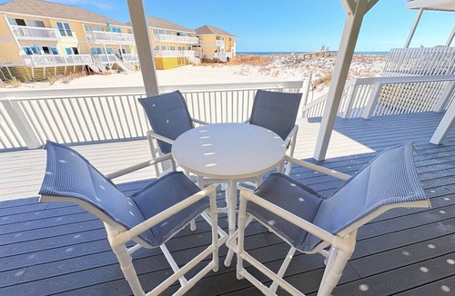 Holiday Isle Condo | Beachfront 2BR | Large Patio & Stunning Gulf Views