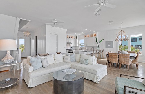 Gulf Trace House | Beachfront 3 Ocean View Suites DAILY BEACH CHAIR UMBRELLA SERVICE March-October