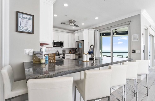 Mid Island House | Beachfront! 3BR w/Incredible Gulf Views*Pool