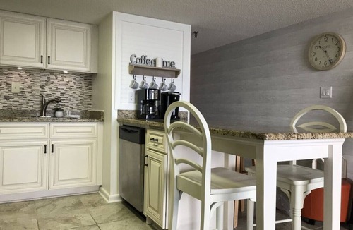 North Myrtle Beach Condo | Beachfront/amazing views!😎1BR-1BA condo w/elevator/pool/W&D!