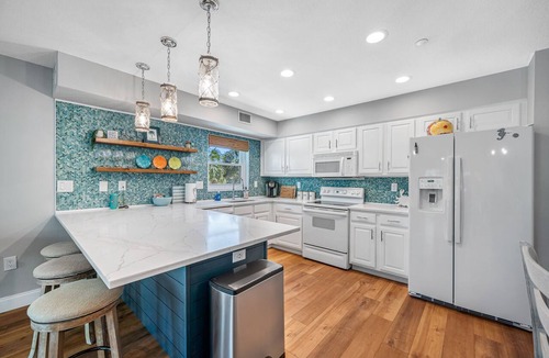 Indian Rocks Beach Condo | 🌊 Beachfront Condo in Indian Rocks Beach | Beachside Villas 104A | Pool!