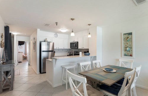 Destin Condo | BEACHFRONT Condo 105, wake up to sunshine. Destin Seafarer