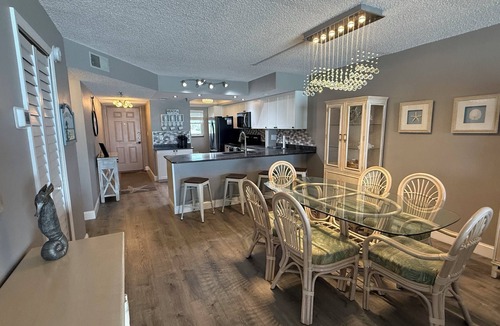 Madeira Beach Condo | Beachfront condo in Madeira Beach 2 Bed-2 Bath