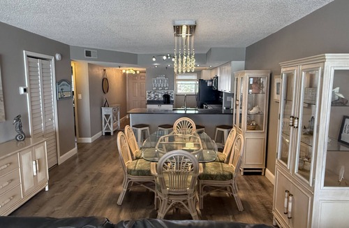 Madeira Beach Condo | Beachfront condo in Madeira Beach 2 Bed-2 Bath