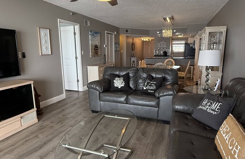 Madeira Beach Condo | Beachfront condo in Madeira Beach 2 Bed-2 Bath