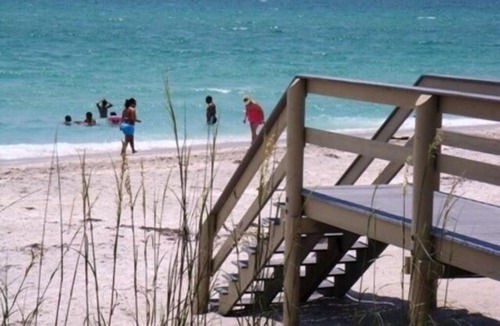 Englewood Condo | Beachfront Condo with Amazing Sunset Views of the Gulf.