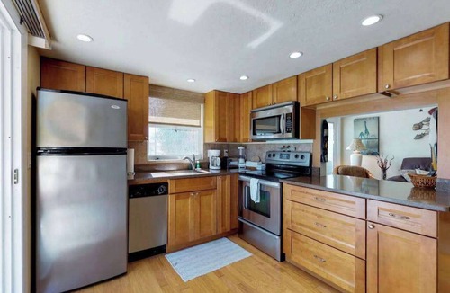 Bradenton Beach Condo | Beachfront Escape on Gulf Drive - Steps to the Sand & Bridge Street