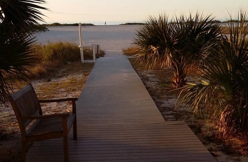 Sand Key Apartment | Beachfront Gulf View Retreat on Sand Key Beach