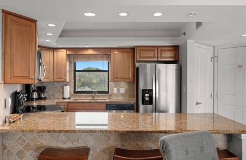 Gulf Pines Condo | Beachfront | Gulf Views + Balcony | Pool + Hot Tub + Gym | The Beach Grove