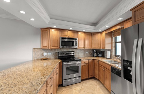 Gulf Pines Condo | Beachfront | Gulf Views + Balcony | Pool + Hot Tub + Gym | The Beach Grove