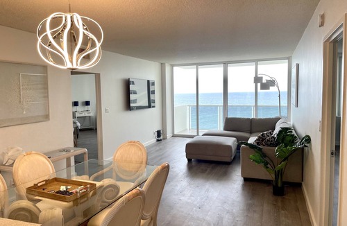 Hollywood South Central Beach Condo | Beachfront Ocean view 2 bedroom 2 bath Condo in Hollywood Beach Sea Air Towers