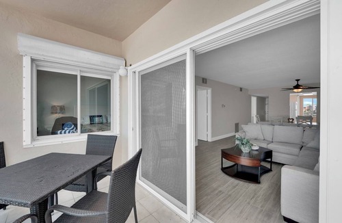South Island Condo | BEACHFRONT ON A BUDGET! MILLION $ VIEW! 2B/2B ISLAND VACATION CONDO!
