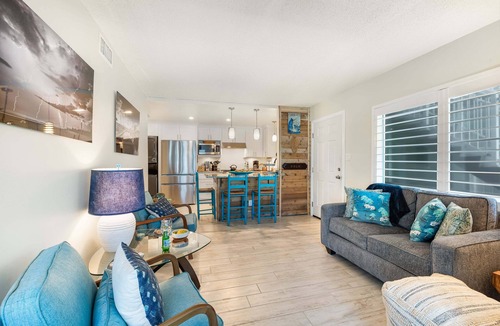 Golden Beach Condo | Beachfront Paradise- 2BR/2BA condo with pool, beach access, and full kitchen.