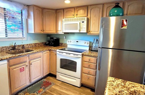 Holiday Isle Condo | Beachfront Stay with Amazing Views