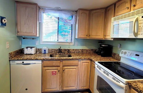 Holiday Isle Condo | Beachfront Stay with Amazing Views