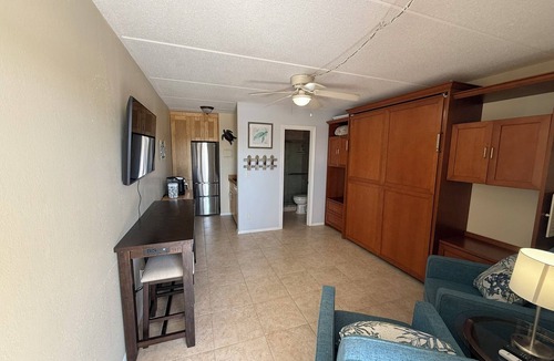 Golden Beach Apartment | Beachfront Studio Apartment with beach access and Olympic pool