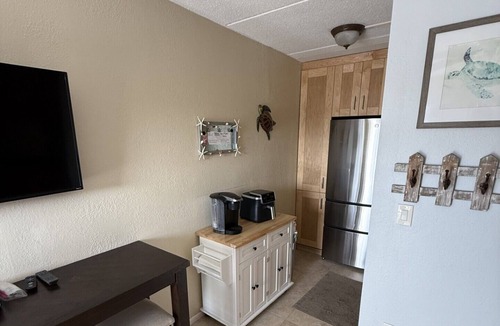 Golden Beach Apartment | Beachfront Studio Apartment with beach access and Olympic pool